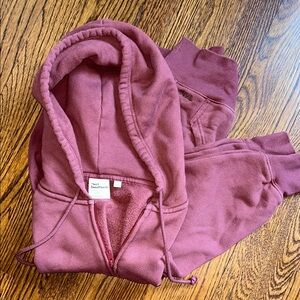 ARITZIA TNA SWEATFLEECE Maroon Cozy Boyfriend Fit Zip-Up Hoodie